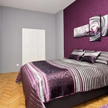 Daire Taurus 13 Prag
