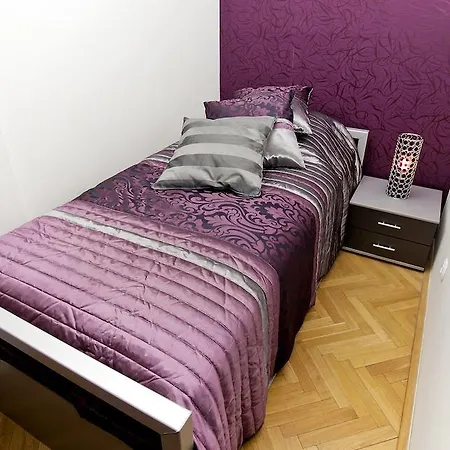Daire Taurus 13 Prag